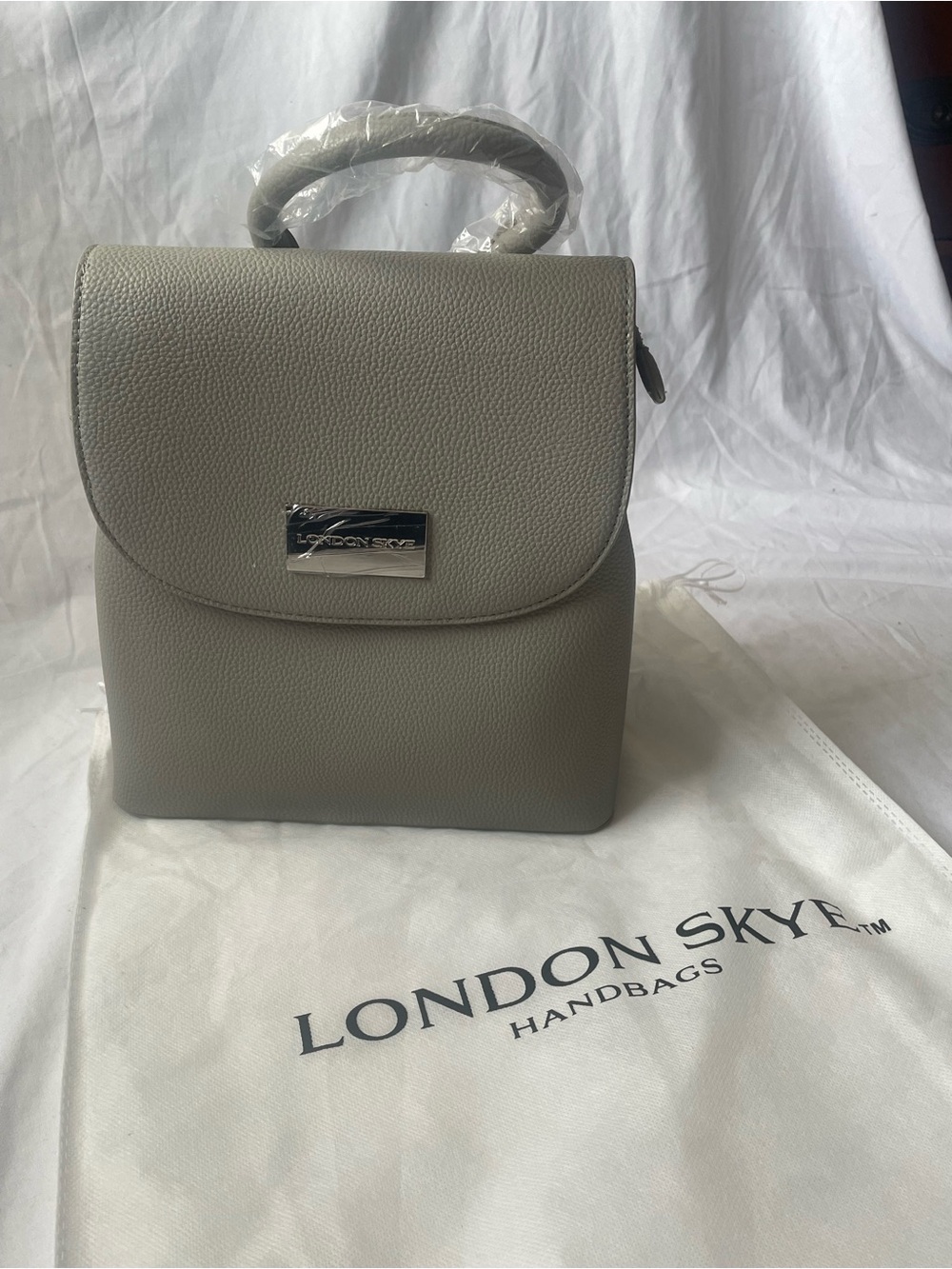 London Skye Women’s Small Gray Pebbled Satchel Top Handle, Detachable Strap